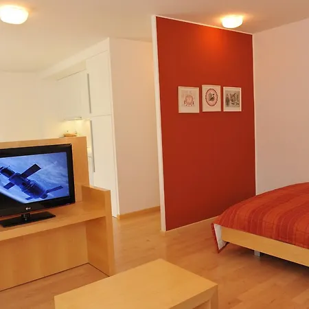 Studio Apartment Bor Tour As Ljubljana Buitenkant foto